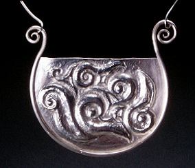 repousse necklace